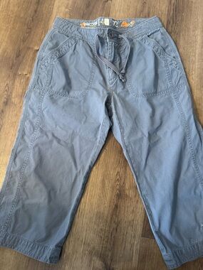 Equipment Women's Slate Blue Capri Pants